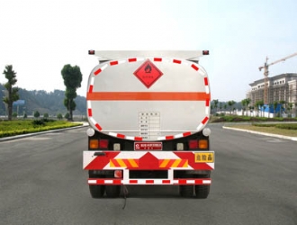 國(guó)四12方東風(fēng)145運(yùn)油車
