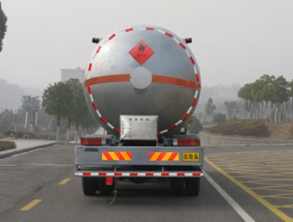 解放前四后八液化氣體運(yùn)輸車
