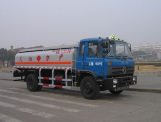東風153運油車