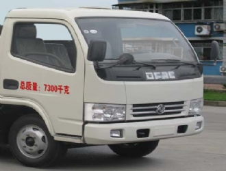 國四東風(fēng)小多利卡掃路車