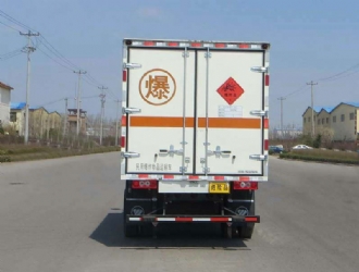 國(guó)四福田奧鈴排半雷管炸藥混裝車（上戶噸位：4.495噸）