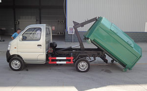福田馭菱拉臂式垃圾車