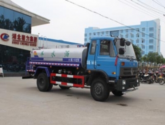 12.4方東風(fēng)153國四灑水車（康機190馬力）