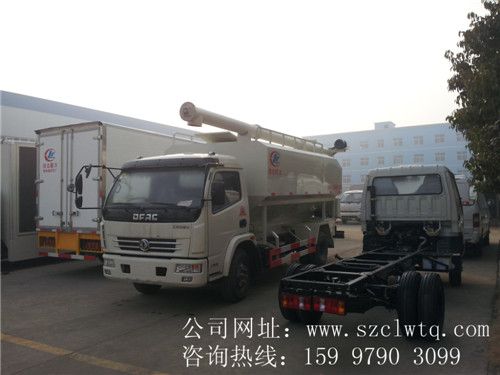 東風(fēng)多利卡10-12方散裝飼料運(yùn)輸車