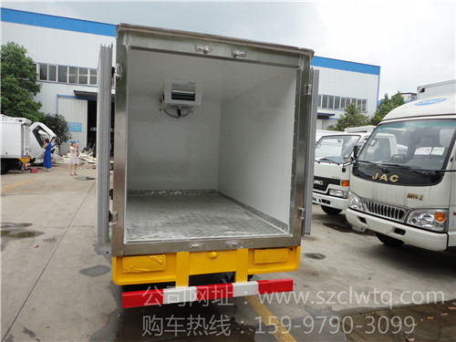 長安冷藏車廂體內(nèi)部結(jié)構(gòu)展示
