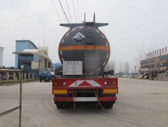 28.1方次氯酸鈉腐蝕性物品罐式運(yùn)輸半掛車