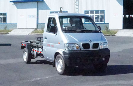 國四東風(fēng)微卡汽油車廂可卸式垃圾車圖片展示 國四東風(fēng)微卡汽油車廂可卸式垃圾車圖片展示