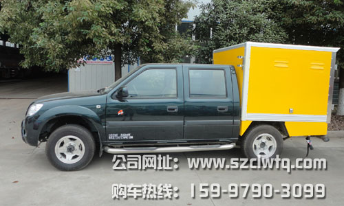 2.4方江鈴雙排座四驅(qū)防爆車
