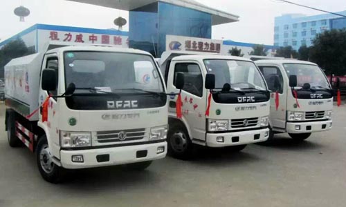 東風(fēng)小多利卡密封自卸式垃圾車圖片