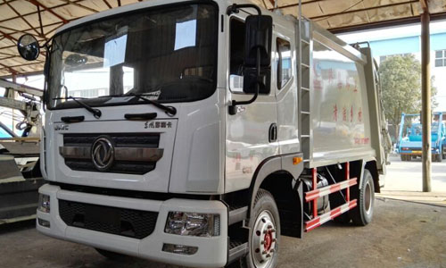 10方東風(fēng)D9壓縮式垃圾車