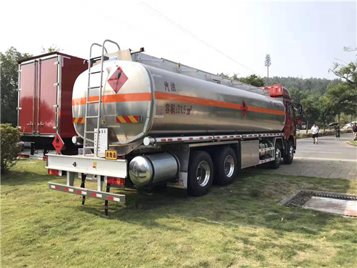  解放J6M前四后八31.5方鋁合金運油車