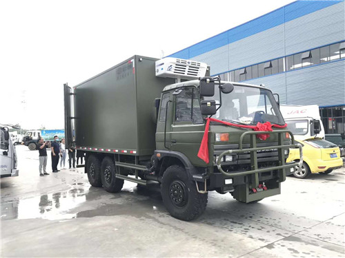 東風(fēng)EQ2102G軍用6X6全驅(qū)越野肉鉤冷藏車