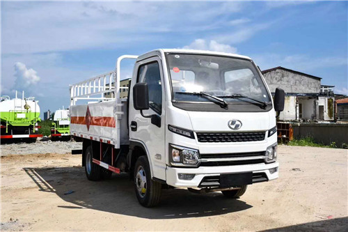 躍‬‬國(guó)六柴油氣瓶運(yùn)輸車