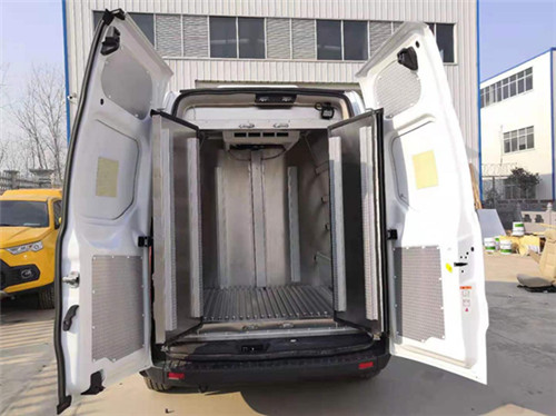 福特新全順中軸中頂疫苗冷鏈車(柴油) ——高端疫苗專用車 福特新全順中軸中頂疫苗冷鏈車(柴油) ——高端疫苗專用車