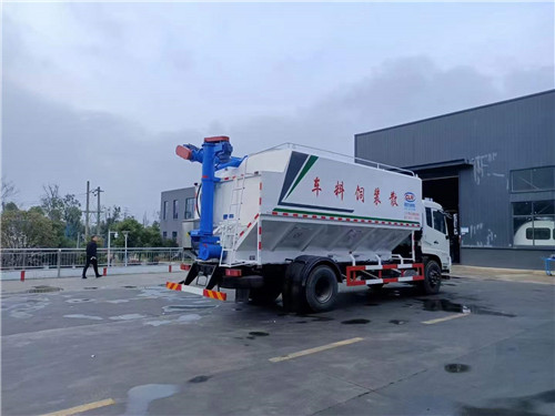 國(guó)六東風(fēng)天錦22方散裝飼料車(chē)