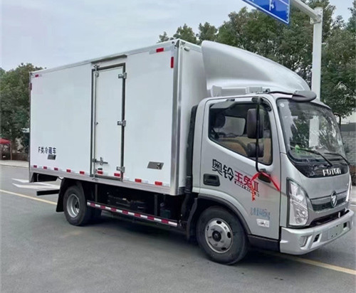 福田奧鈴玉兔4.2米自動(dòng)擋冷藏車