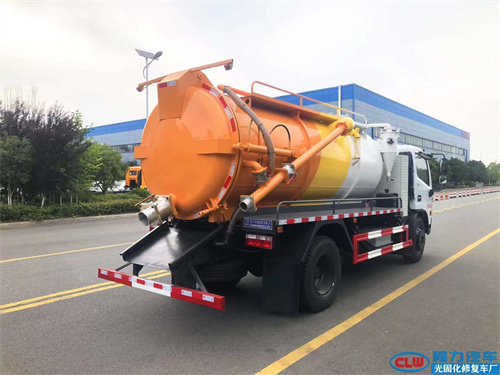 東風(fēng)首臺混合動力吸污車