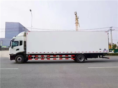 國六東風(fēng)天錦KR9.6米單橋（高頂雙臥）冷藏車